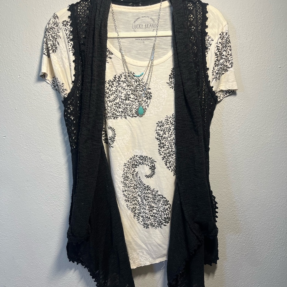No Boundaries Black Open-Front Knit Light Sweater Vest
